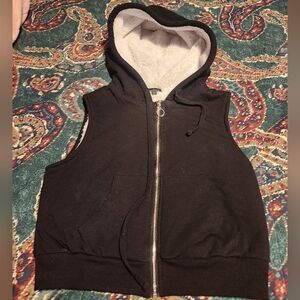 Beautiful faux fur crop sweater vest